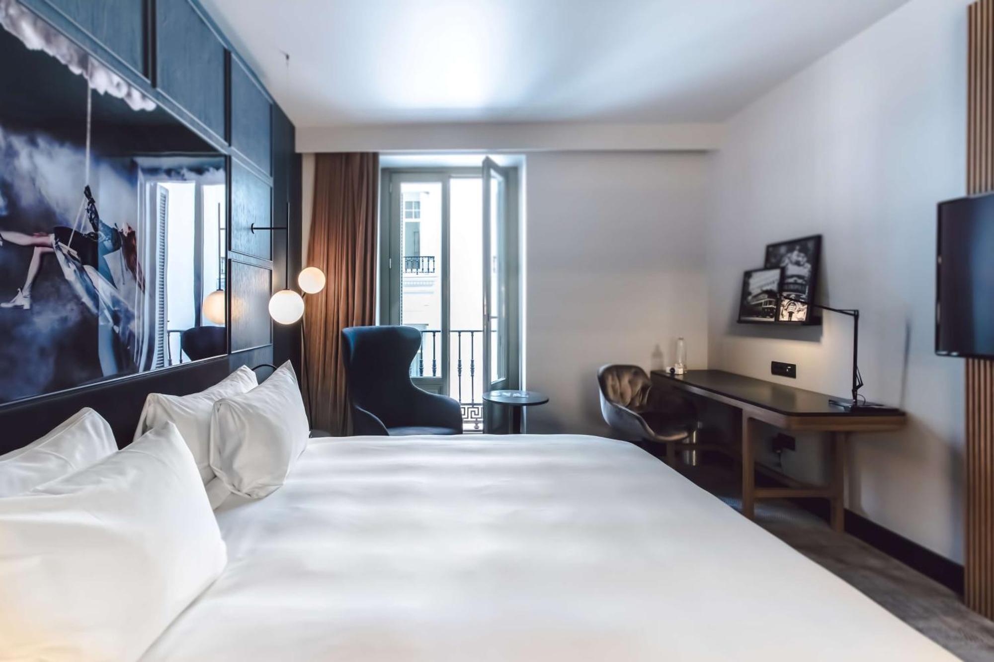 Premium Room with Balcony and Square View,1006546987:JPEG